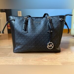 Michael Kors Black Voyager Medium Logo Leather Tote Bag